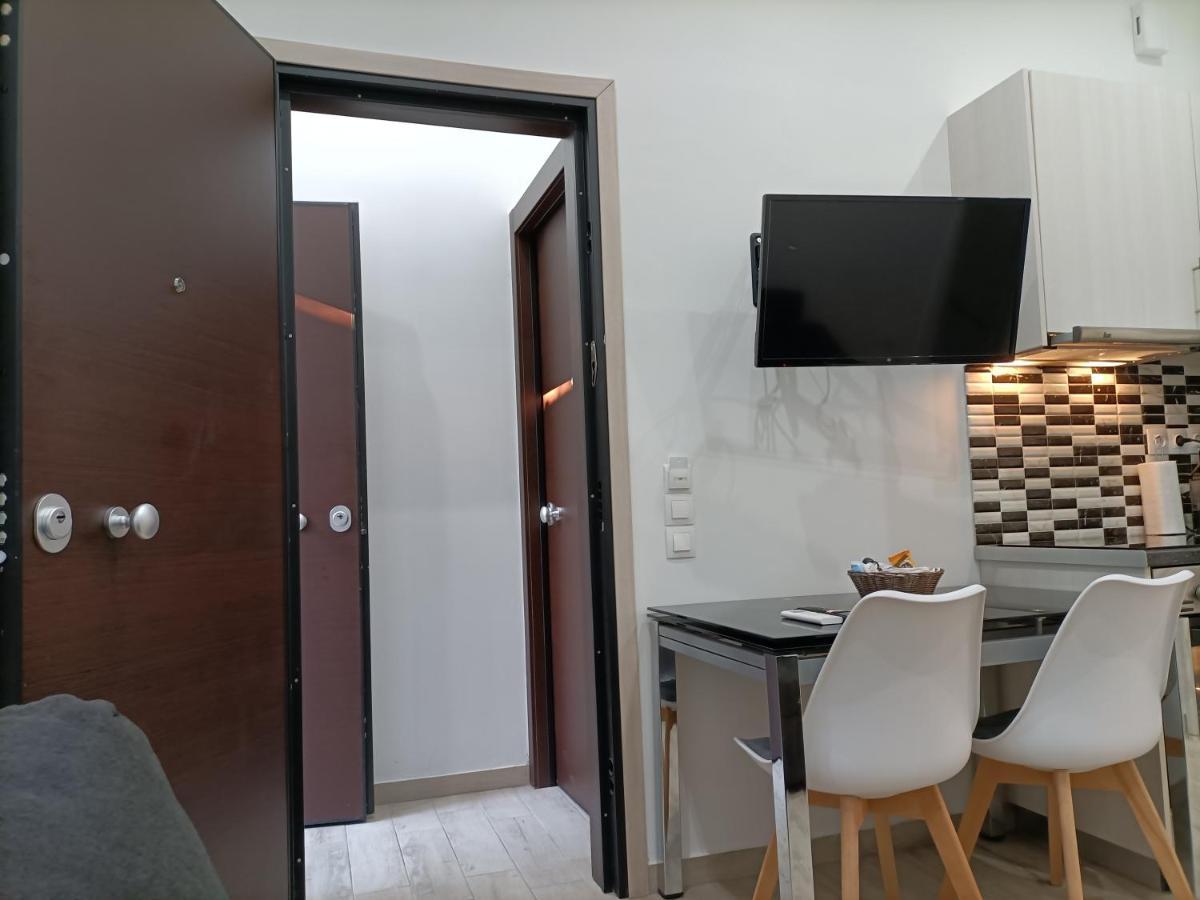 Beautiful Pedestrian Apartment Атина Екстериор снимка