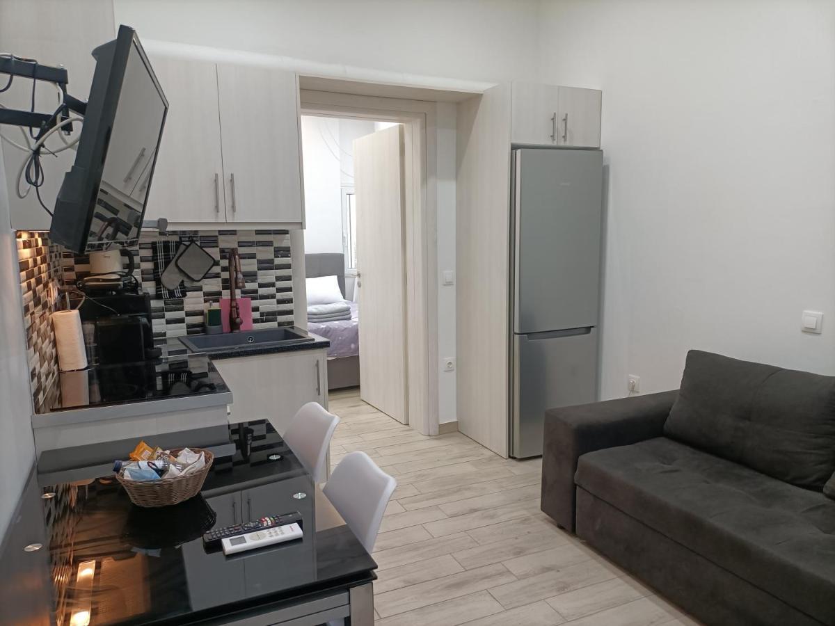 Beautiful Pedestrian Apartment Атина Екстериор снимка