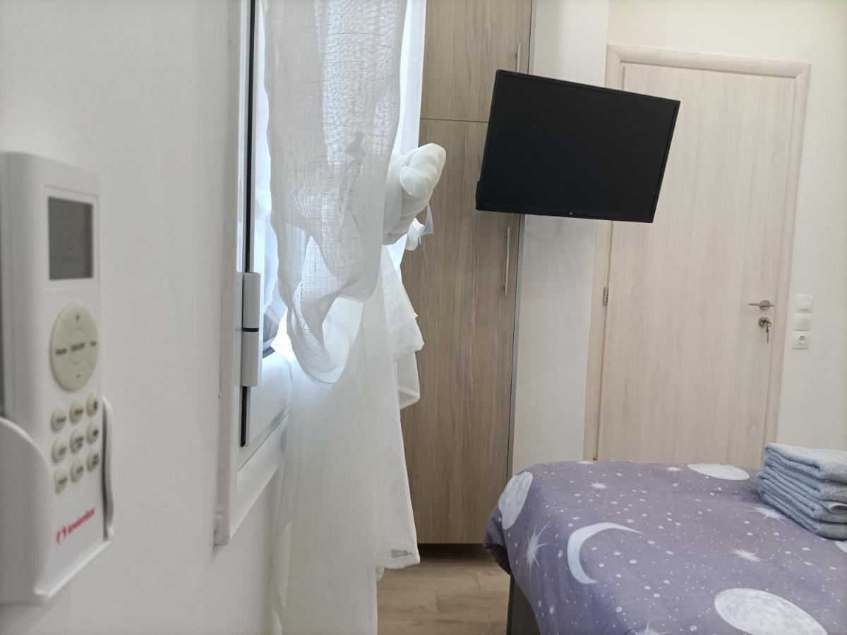 Beautiful Pedestrian Apartment Атина Екстериор снимка