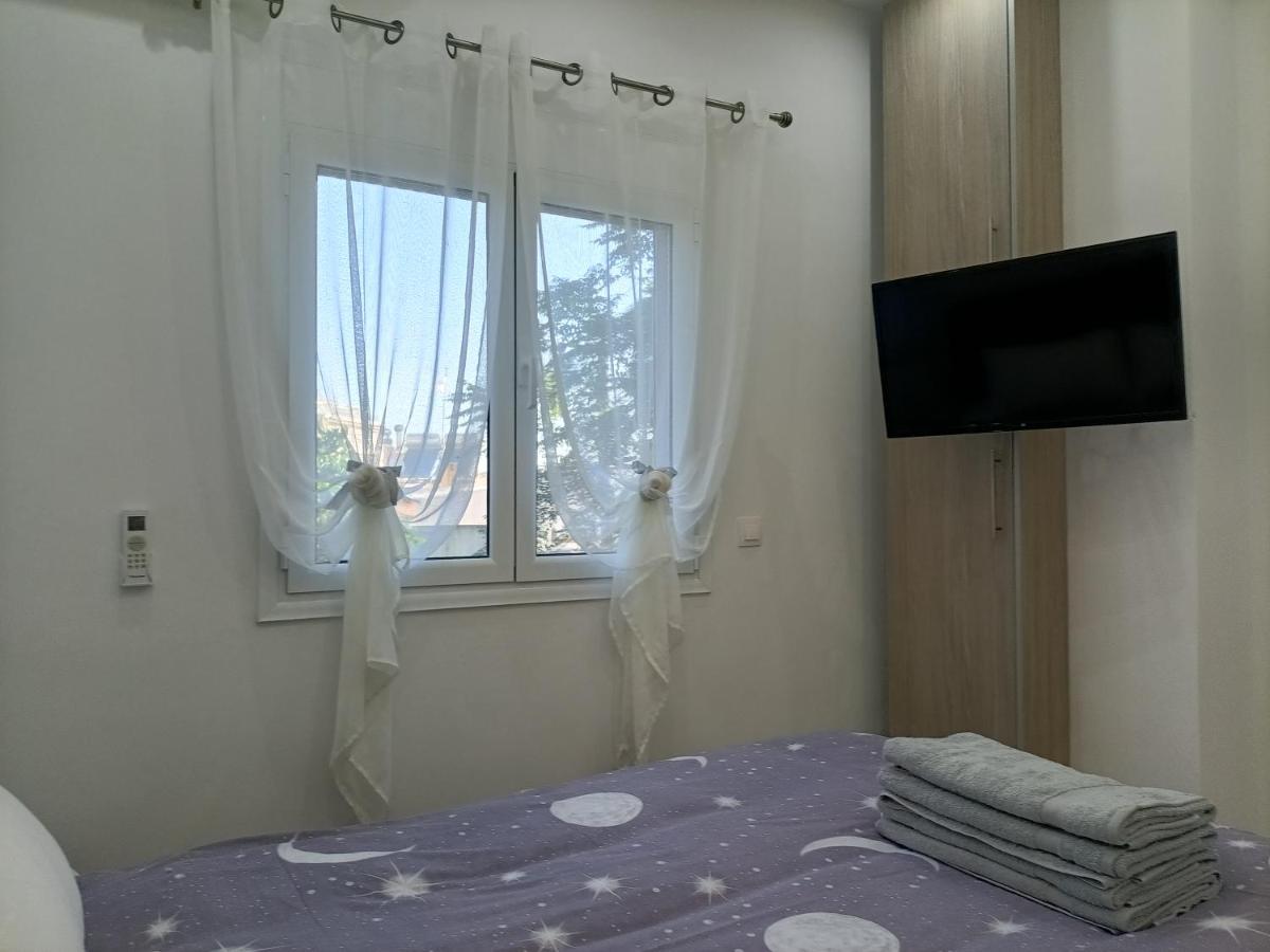 Beautiful Pedestrian Apartment Атина Екстериор снимка